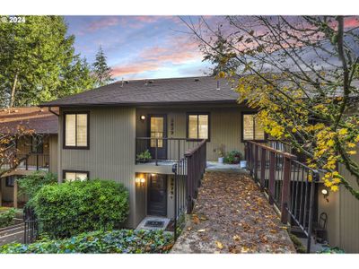 3877 Colony Oaks Dr, House attached with 2 bedrooms, 1 bathrooms and null parking in Eugene OR | Image 1