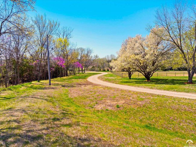 11096 43 Rd St, Home with 3 bedrooms, 3 bathrooms and null parking in Perry KS | Image 44