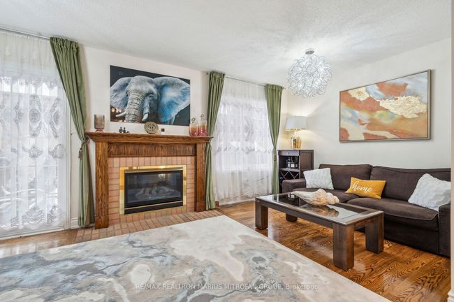 8 Louana Cres, Condo with 4 bedrooms, 4 bathrooms and 2 parking in Vaughan ON | Image 16
