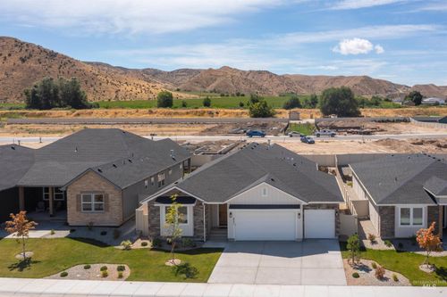 2731 Soulen Dr, Emmett, ID, 83617-3702 | Card Image