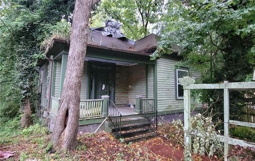 935 Carr St, Greensboro, NC, 27403-1805 | Card Image