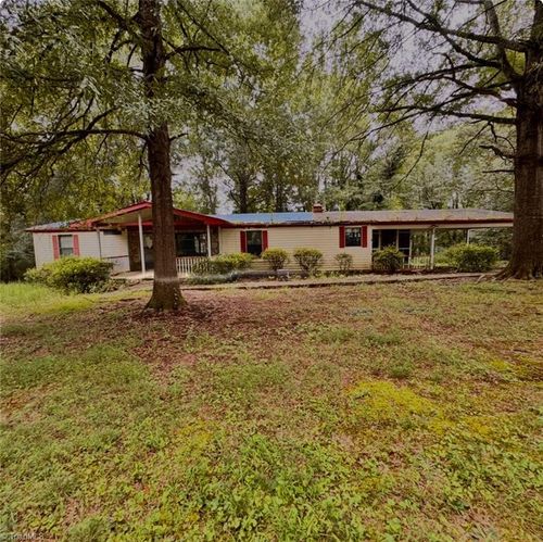 2040 Nc Highway 67, Jonesville, NC, 28642-9143 | Card Image