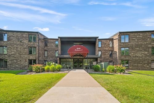 apt-110-5140 W 102nd St, Bloomington, MN, 55437-2522 | Card Image