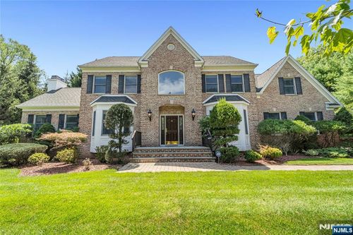 4 Michelle Ct, Harrington Park, NJ, 07640-1200 | Card Image