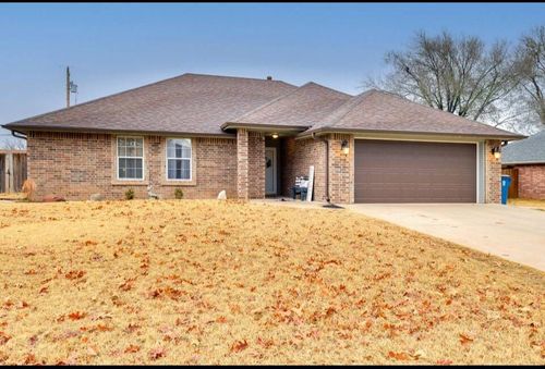 922 Woods Ter, Chandler, OK, 74834-3426 | Card Image