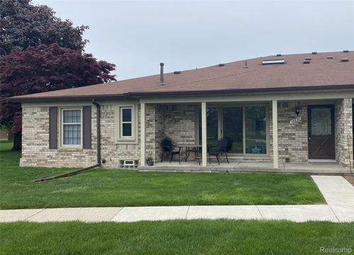 65-14897 Dover Ct, Shelby Twp, MI, 48315-4430 | Card Image