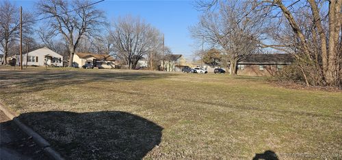 202 E 6th St, Dewey, OK, 74029-2334 | Card Image