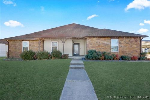 2010 Missouri Ave, Claremore, OK, 74019-3530 | Card Image
