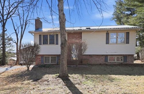 6001 Oakview Ave, Dublin, VA, 24084-2247 | Card Image