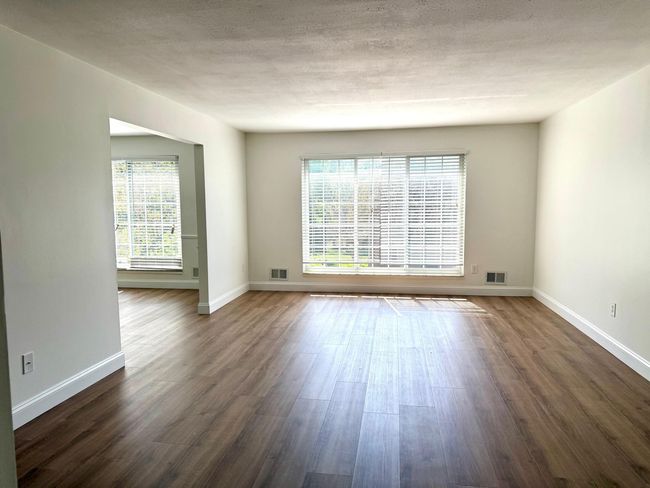 APT-5 - 150 E Long Lake Rd, Condo with 2 bedrooms, 2 bathrooms and null parking in Bloomfield Hills MI | Image 7