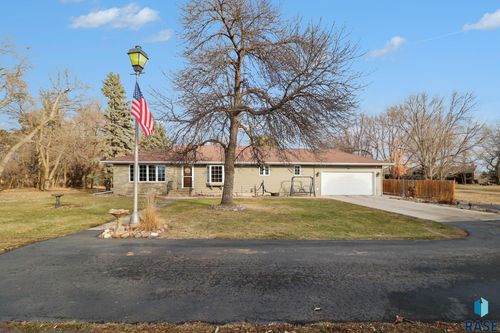 47852 273rd St Street, Harrisburg, SD, 57032-8222 | Card Image
