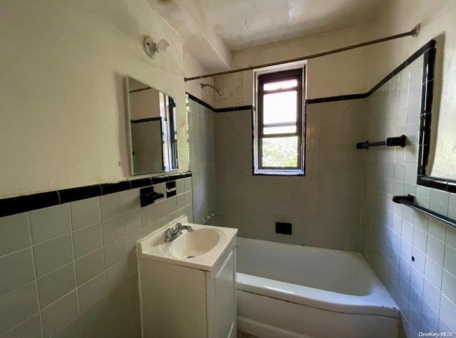 APT-4A - 43-34 Union St, Home with 3 bedrooms, 1 bathrooms and null parking in Flushing NY | Image 6
