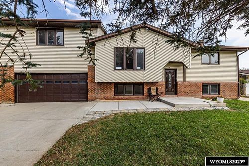414 Emerald St, Rock Springs, WY, 82901-6720 | Card Image