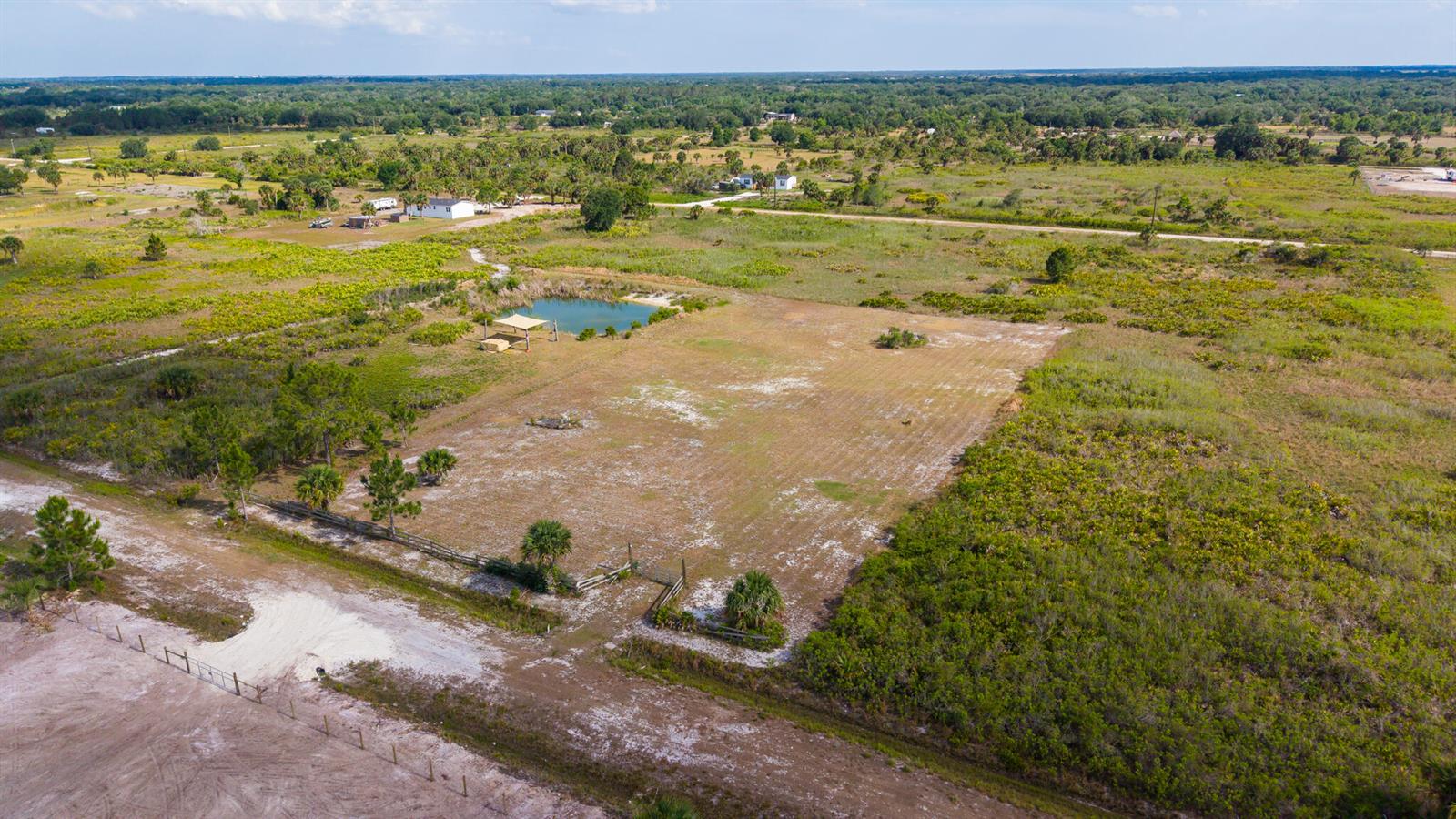 Land in Okeechobee