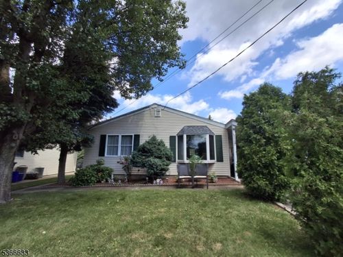 85 Pinetree Dr, Parlin, NJ, 08859-1156 | Card Image