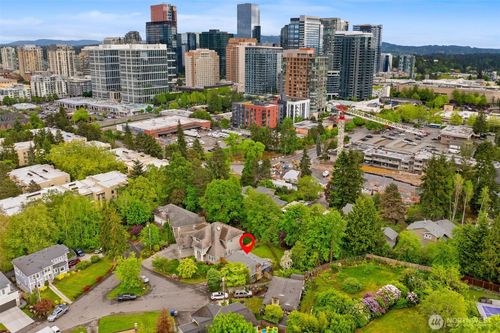 1315 102nd Ave Ne, Bellevue, WA, 98004-3510 | Card Image
