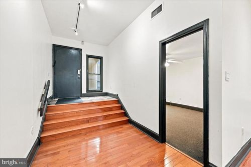 2-1914 Fairmount Ave, PHILADELPHIA, PA, 19130-2012 | Card Image