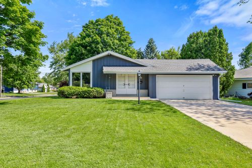 9417370 Erika Rd, Menomonee Falls, WI, 53051-1410 | Card Image
