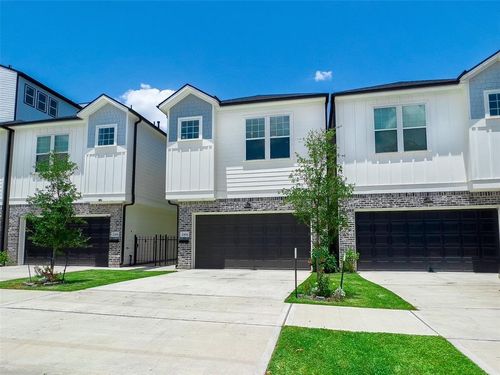 2404 Saint Charles St, Houston, TX, 77004-1442 | Card Image