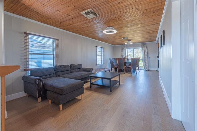 111 Annette Ct, House other with 3 bedrooms, 2 bathrooms and 2 parking in Angleton TX | Image 17