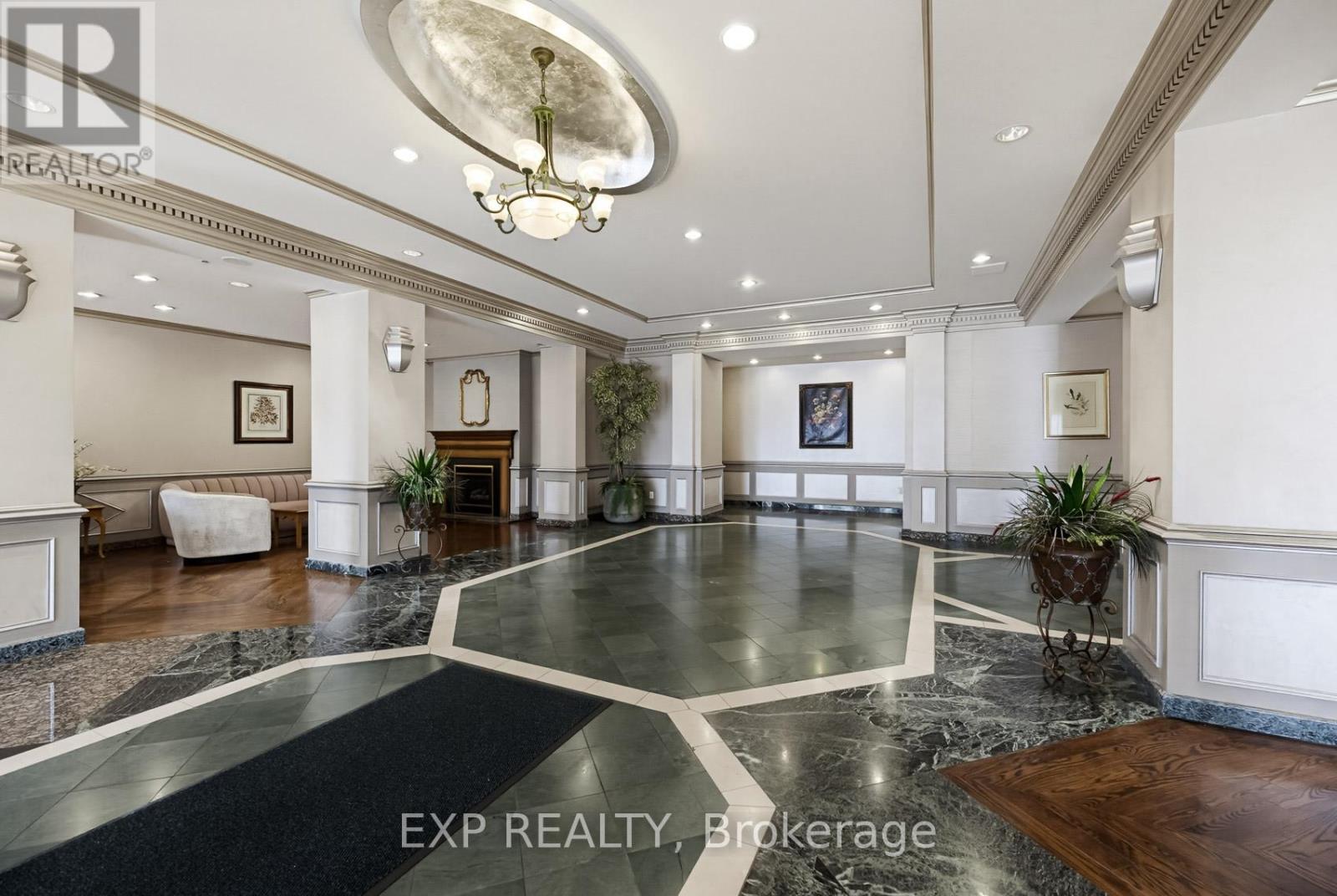 Residential in Toronto (Tam O'Shanter-Sullivan) 2