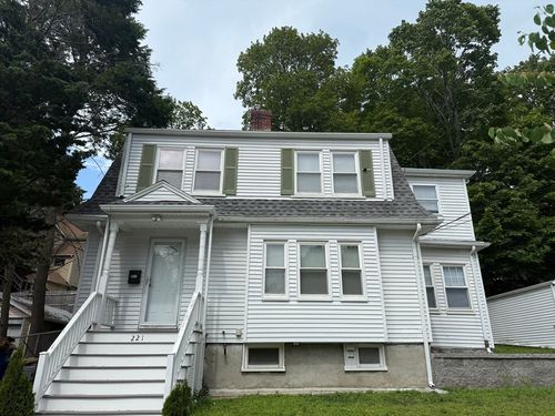 0-221 S Central Ave, Quincy, MA, 02170-4052 | Card Image