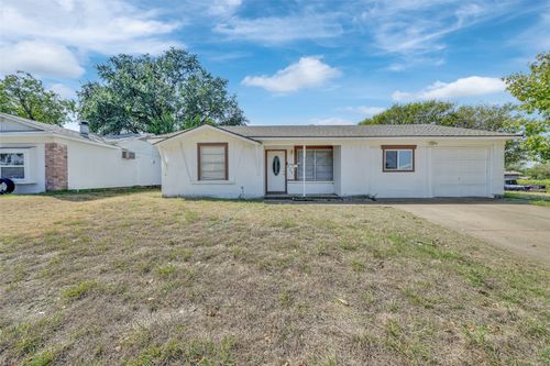 301 S Forest Crest Dr, Garland, TX, 75042-6912 | Card Image
