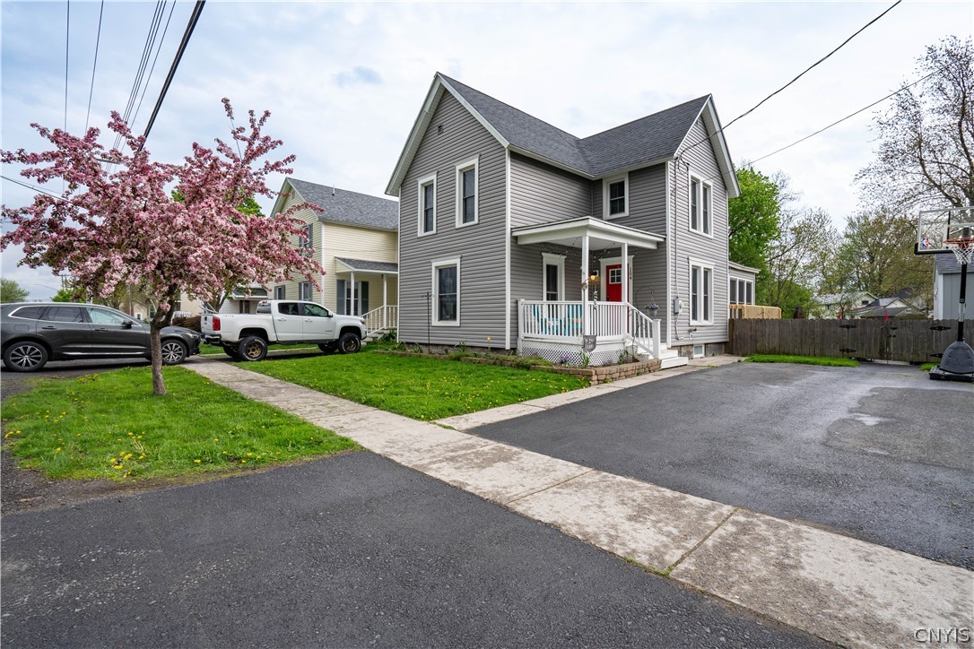 Dodge Ave, Sackets Harbor, NY 13685