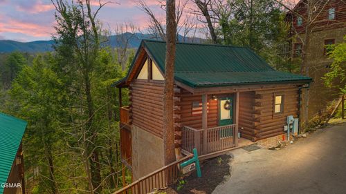 1751 Mountain Shadows Way, Gatlinburg, TN, 37738-5771 | Card Image