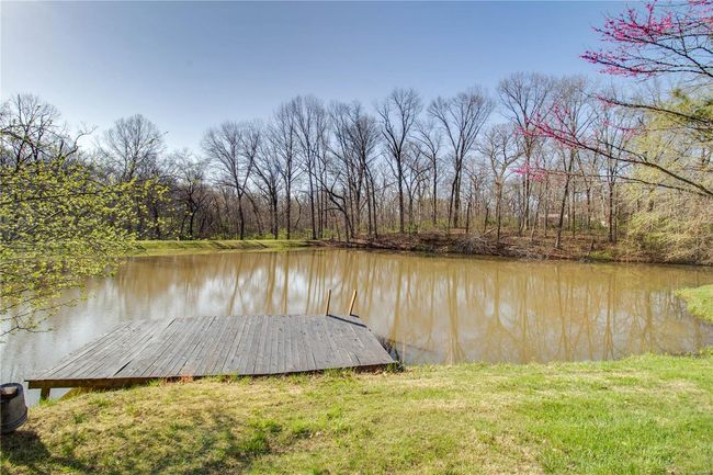 8556 Kee Mac Ln, House other with 2 bedrooms, 2 bathrooms and 3 parking in Alton IL | Image 56