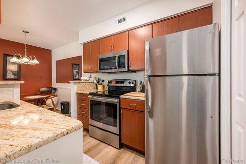 399 Spring Brooke Dr, Brighton, MI, 48116-2909 | Card Image