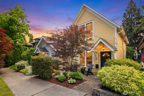 6215 27th Ave Ne, Seattle, WA, 98115-7113 | Card Image