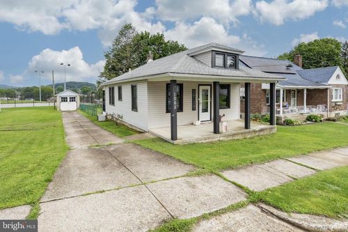 1065 Broadway Blvd, READING, PA, 19607-1703 | Card Image