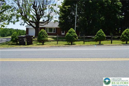 1819 Blue Barn Rd, Orefield, PA, 18069-9004 | Card Image