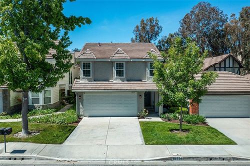 19834 Terri Dr, Canyon Country, CA, 91351-4817 | Card Image