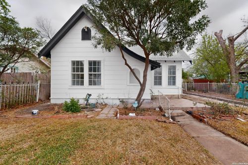 3019 W Houston St, San Antonio, TX, 78207-3735 | Card Image