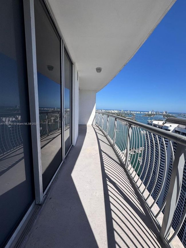 APT-4506 - 1750 N Bayshore Dr, Condo with 1 bedrooms, 1 bathrooms and null parking in Miami FL | Image 8