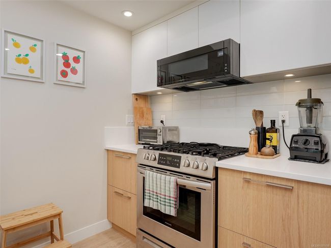 206 - 9861 3 Rd St, Condo with 1 bedrooms, 1 bathrooms and 1 parking in Sidney BC | Image 11