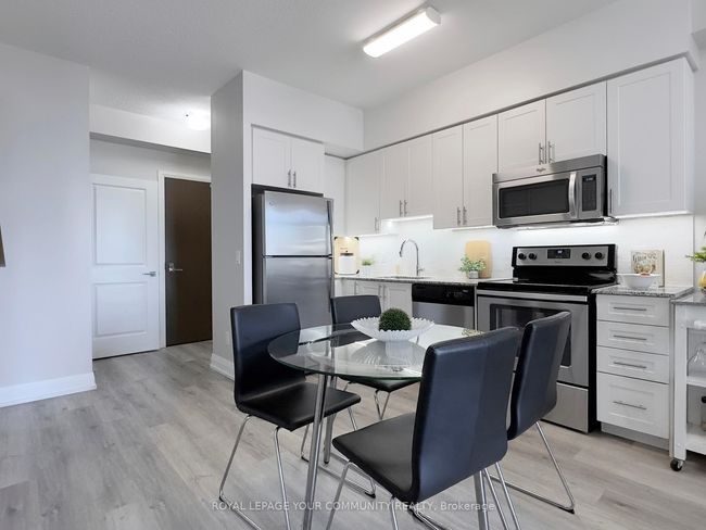 1208 - 85 N Park Rd, Condo with 2 bedrooms, 1 bathrooms and 1 parking in Vaughan ON | Image 4
