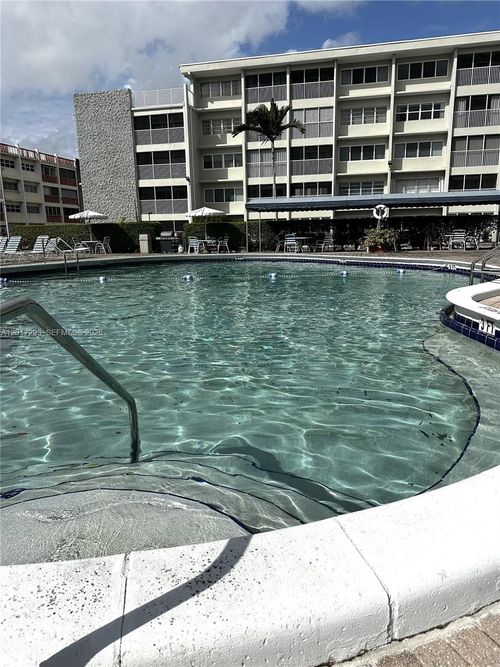 415-410 Se 2nd St, Hallandale Beach, FL, 33009-5668 | Card Image