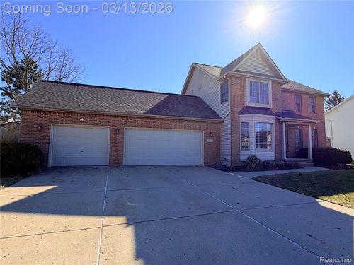 5815 Caleta Dr, Lansing, MI, 48911-6471 | Card Image