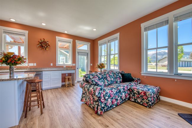 Living Room and Kitchen | Image 9