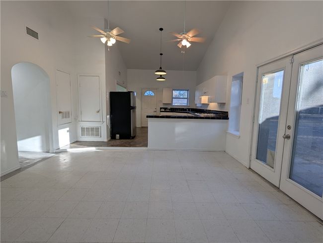 410 E Willis St, House other with 2 bedrooms, 1 bathrooms and null parking in Odem TX | Image 15