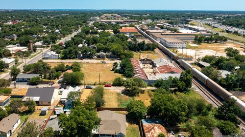 111 Cash St, San Antonio, TX, 78210-1707 | Card Image