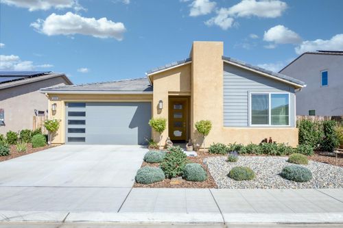 979 Spring St W, Madera, CA, 93636-9033 | Card Image