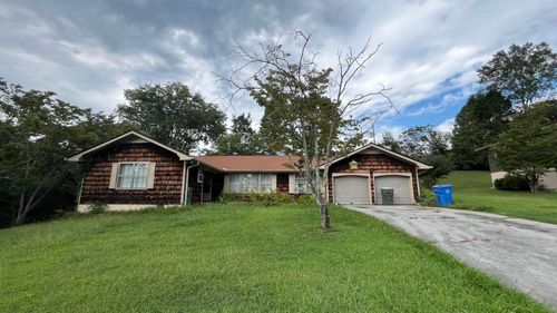 107 Pine Forest Ln, Chattanooga, TN, 37415-1306 | Card Image