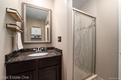 1503 Hill Blvd, Bloomfield Hills, MI, 48304-1124 | Card Image