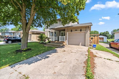 146 Emi Ave, Saint Clair, ON, N0N1H0 | Card Image