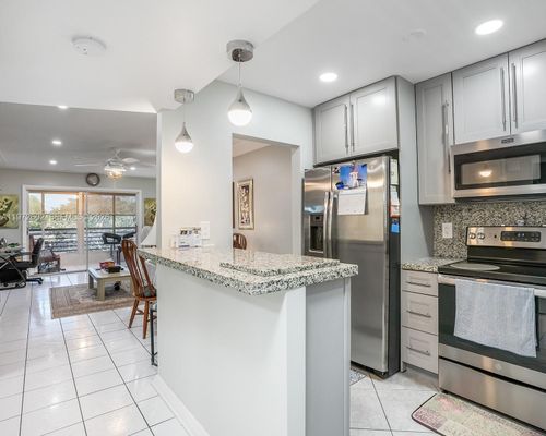 301-9001 Sunrise Lakes Blvd, Sunrise, FL, 33322-6069 | Card Image