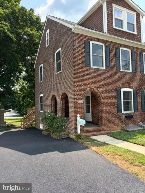 107 W Circular Ave, Paoli, PA, 19301-1413 | Card Image